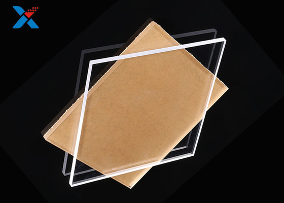 Chiari strati acrilici del plexiglass