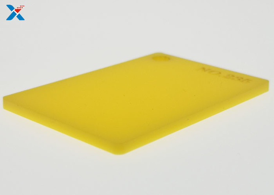 lo strato acrilico giallo 8x4 ha espulso Plexi che il bordo di vetro ha tagliato per graduare